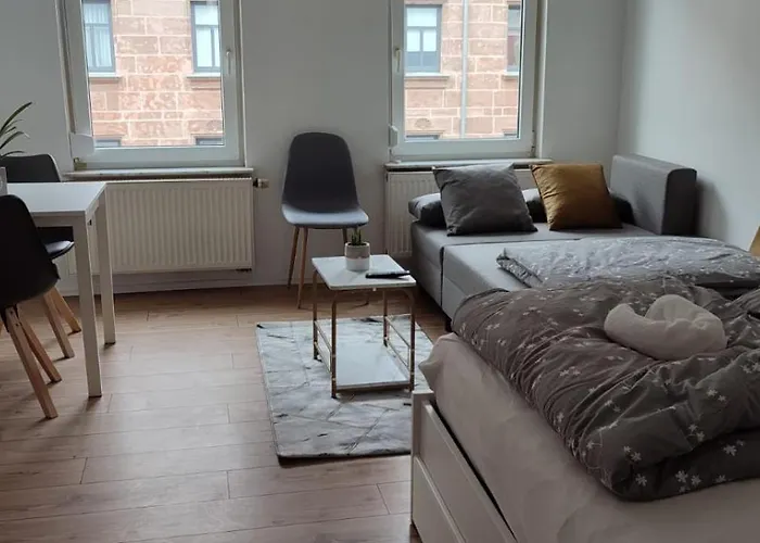 Zentrales, Gemütliches Wohngemeinschaft-zimmer *